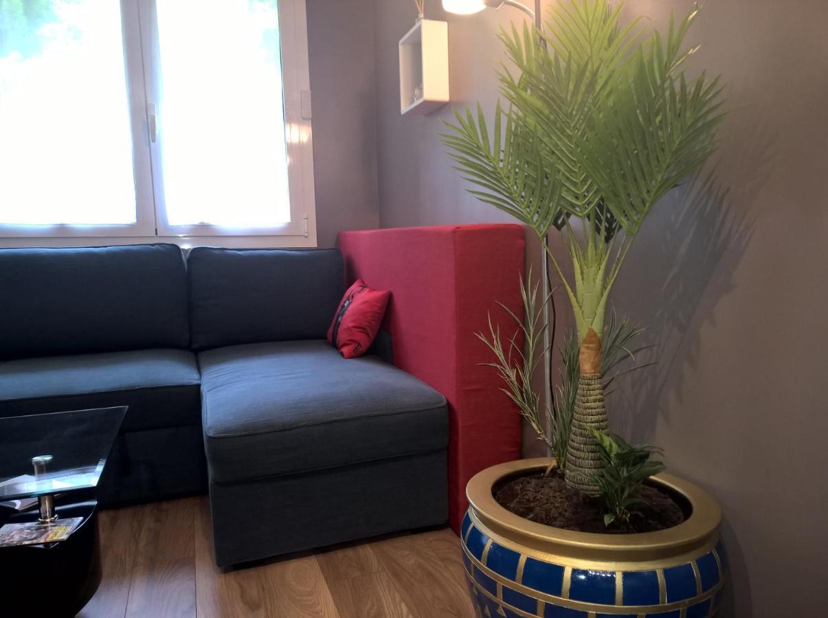Apartment F2 Paris Expo Versailles